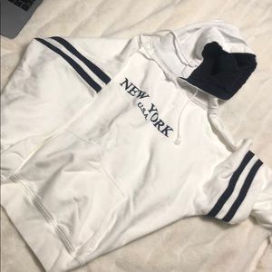 Trendy New York sweatshirt!